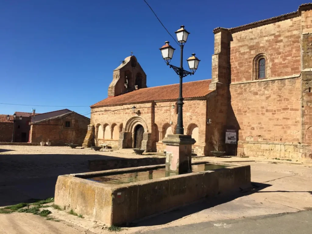 Fuente en la Plaza de Romanillos de Atienza