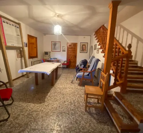 Entrada del albergue de peregrinos de Villaconejos de Trabaque