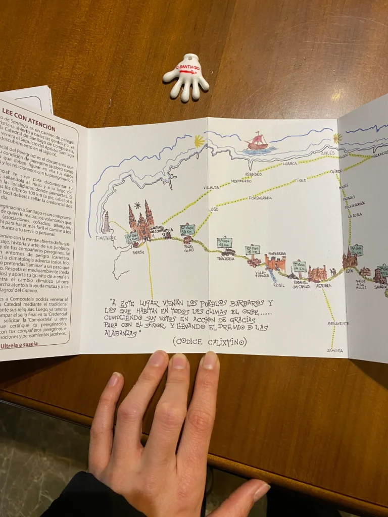 Mapa del Camino de Santiago destacando rutas como el Camino Francés desde Sarria y el Camino Portugués desde Tui