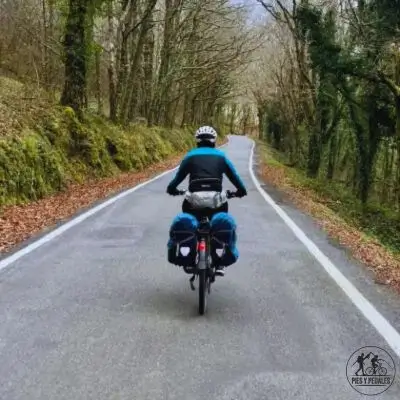 Ruta en Bicicleta por la Ribeira Sacra: Un Viaje Entre Desniveles, Historia y Naturaleza